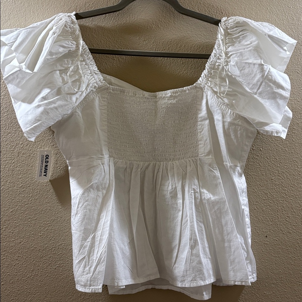3/$13🌷 NEW. Flutter Sleeve Top - Picture 5 of 6